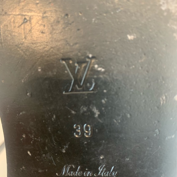 LOUIS VUITTON ACADEMY SANDALS. Size 39(US 9). - Picture 3 of 7